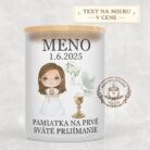 Sviečka na prvé sväté prijímanie – dievča s hnedými vlasmi a holubicou