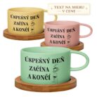 Hrnček makrónka Úspešný deň začína kávou a končí vínom