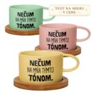 Hrnček makrónka – Nečum na mňa týmto tónom