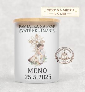 Sviečka na prvé sväté prijímanie – chlapec pri modlitbe