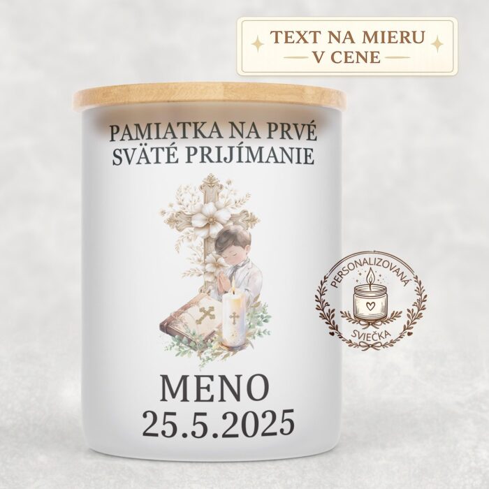 Sviečka na prvé sväté prijímanie – chlapec pri modlitbe