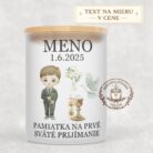 Sviečka na prvé sväté prijímanie – chlapec s hnedými vlasmi a holubicou